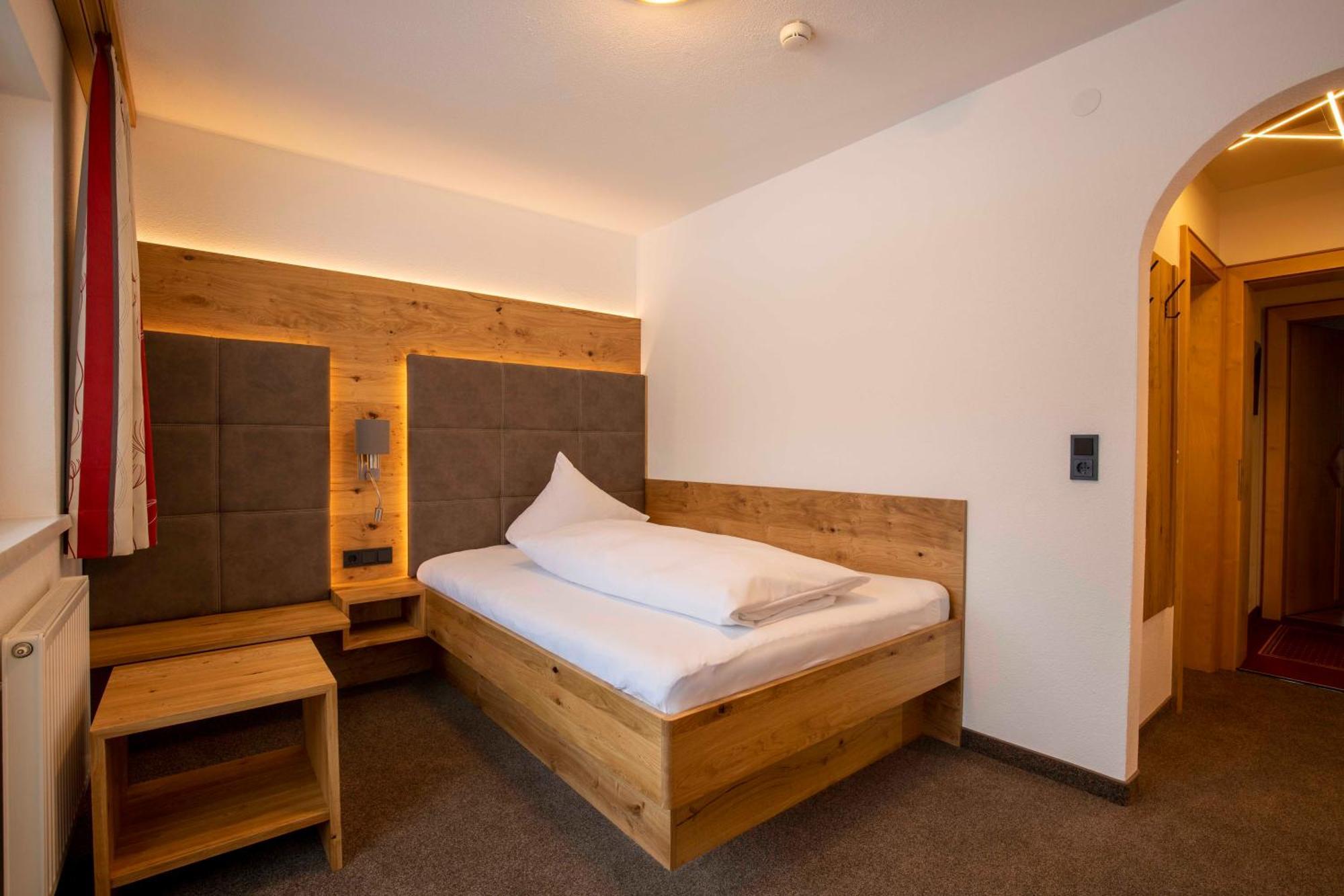 Gidis Hof Hotel Ischgl Exterior photo